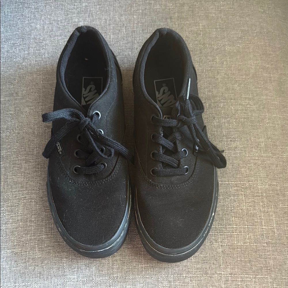 Vans Classic Black Lace-Up Shoes